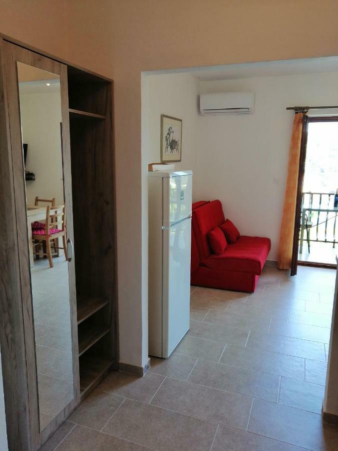 Apartments And Room Caric Jelsa (Hvar) Exterior foto
