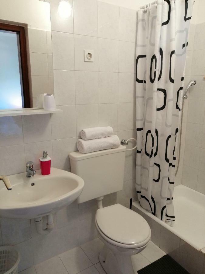 Apartments And Room Caric Jelsa (Hvar) Exterior foto