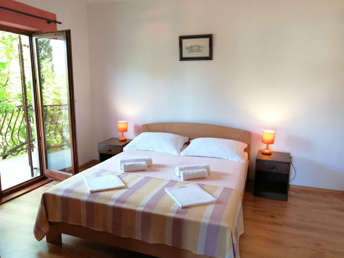 Apartments And Room Caric Jelsa (Hvar) Exterior foto