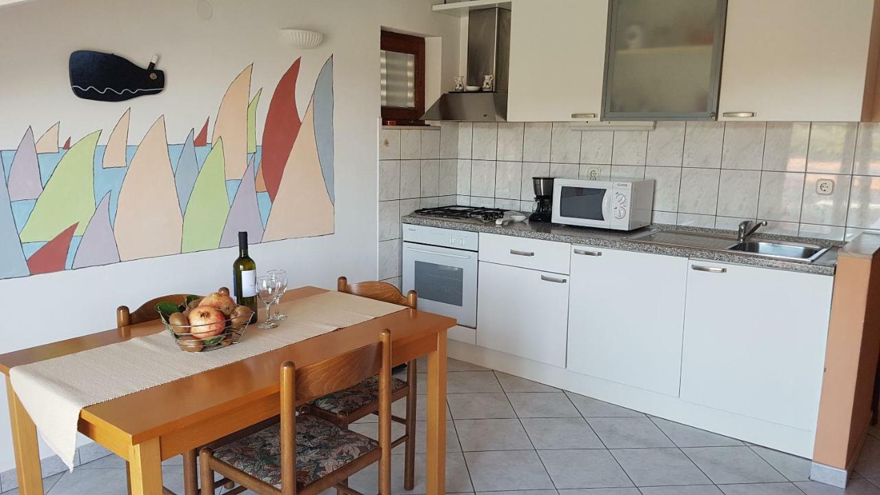 Apartments And Room Caric Jelsa (Hvar) Exterior foto